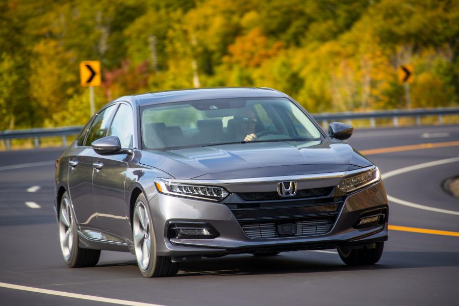  Honda Accord Touring Hybrid 2017 года  (NA) (фото 145 из 170)